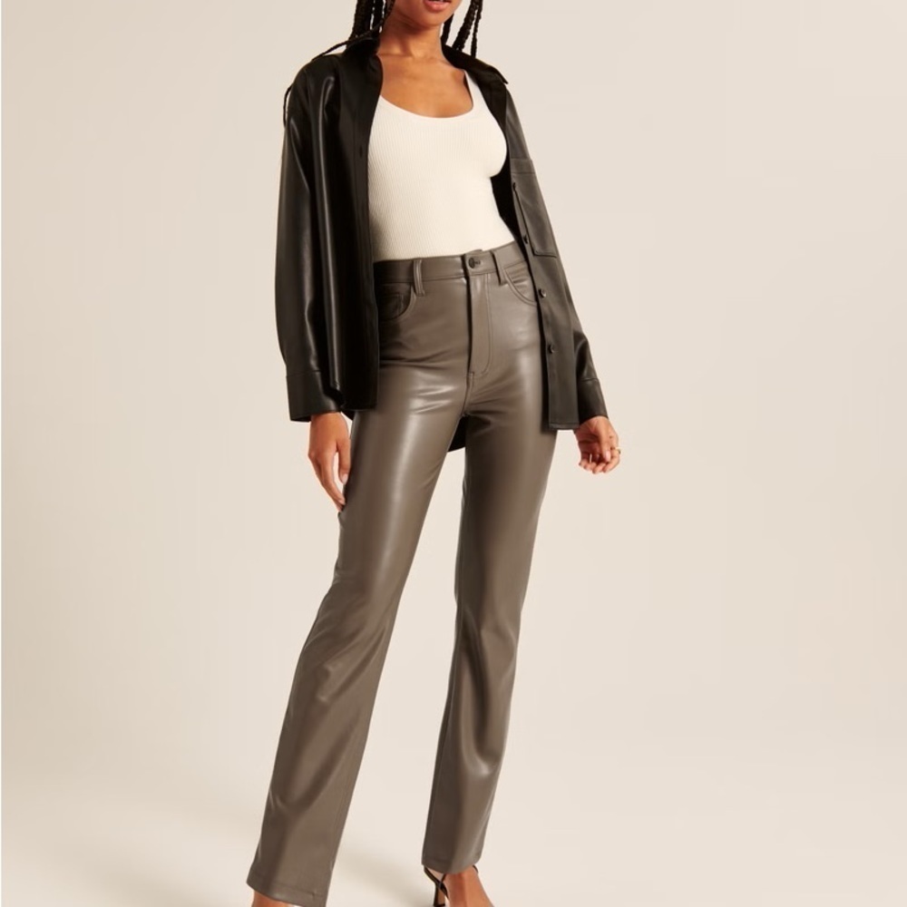 abercrombie & fitch curve love vegan leather 90’s straight leg pants